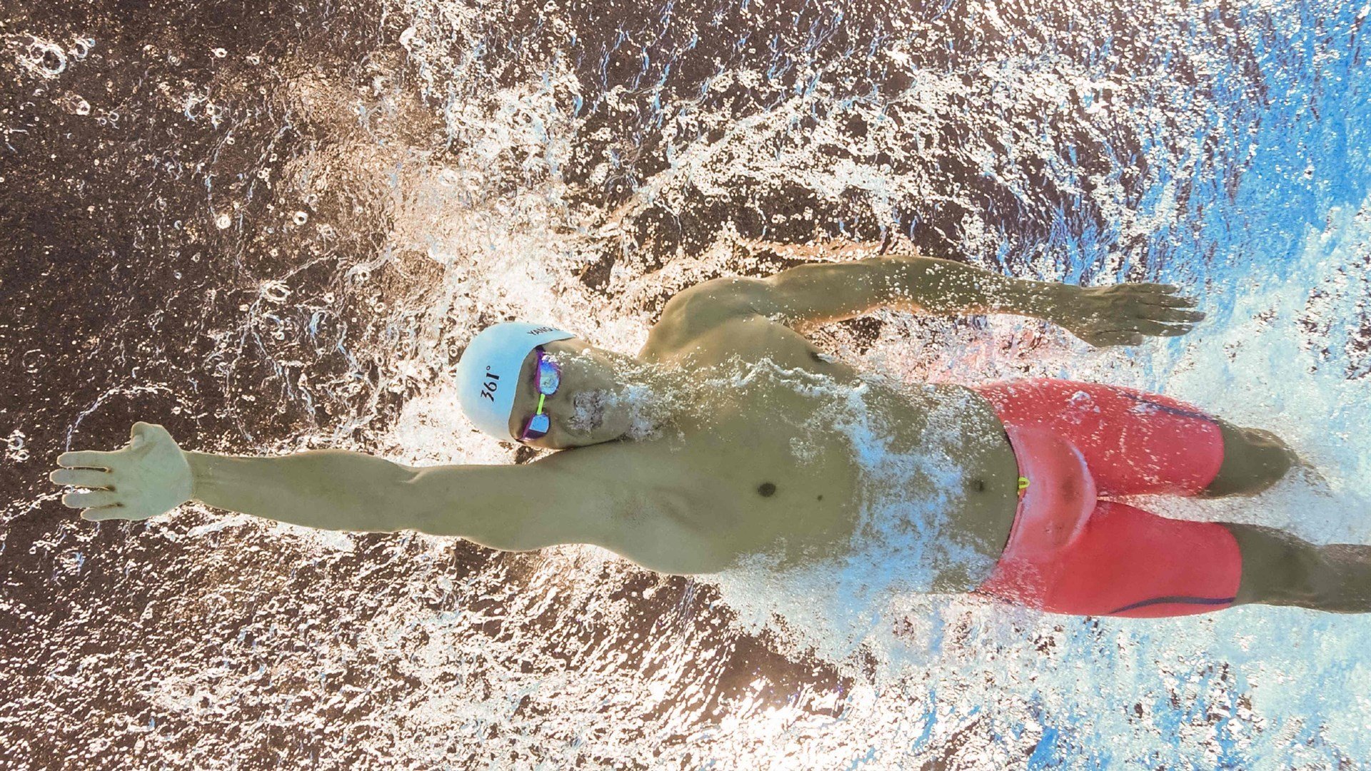 中国男篮年轻球员成长迅速 助力球队未来，中国男篮青年队主教练是谁